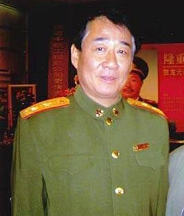 刘原上将励志故事，军事领袖的自信与成就感鼓舞人心，传递正能量与智慧之光