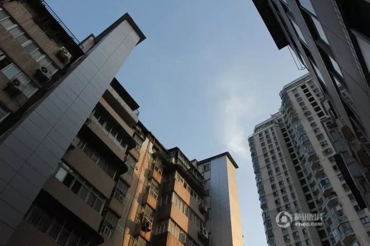 武汉加装电梯政策更新及小巷特色小店探秘