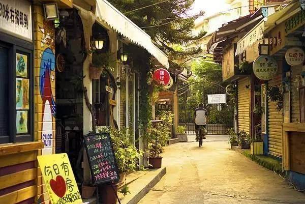 高州疫情下隐秘小巷的特色小店故事