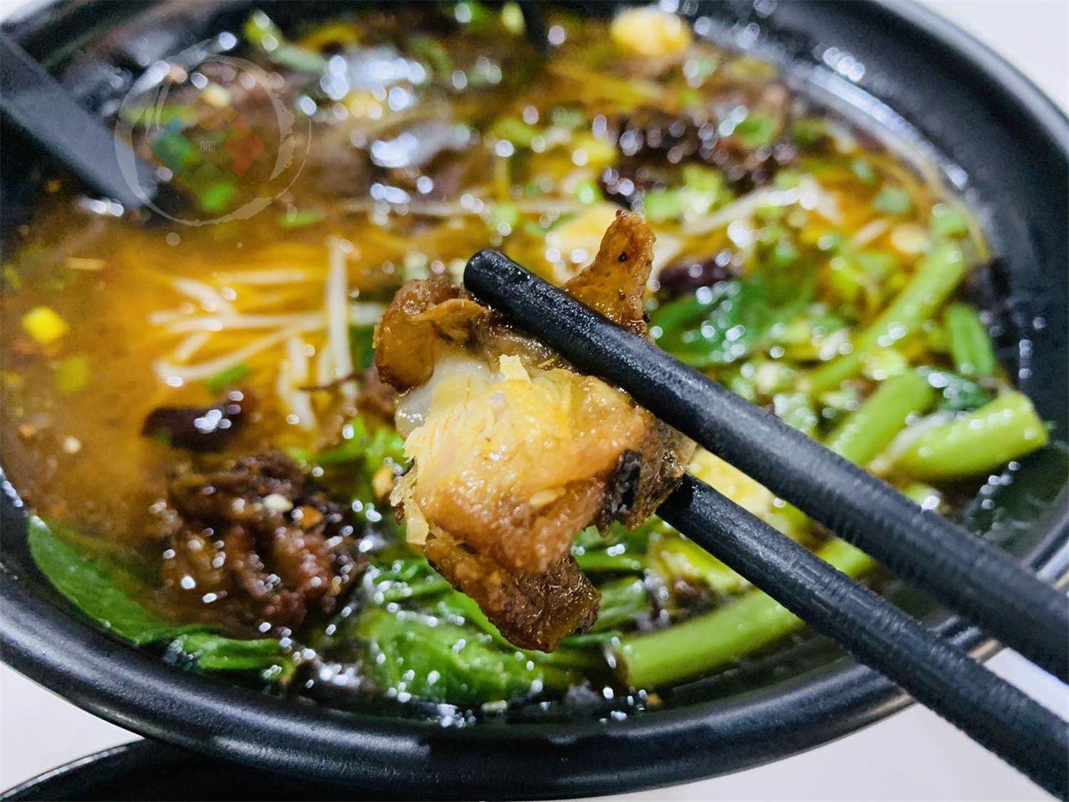 探寻音乐秘境与美食小巷，DJ之旅的双重惊喜