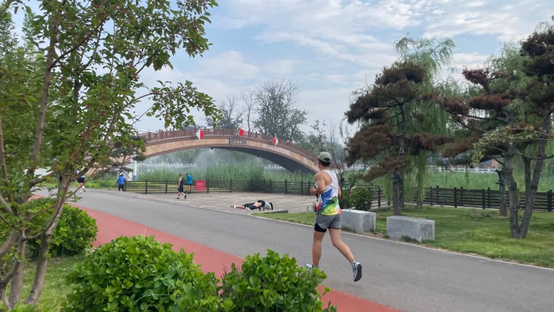 开封梁健，拥抱自然，探寻内心宁静之旅的最新动态