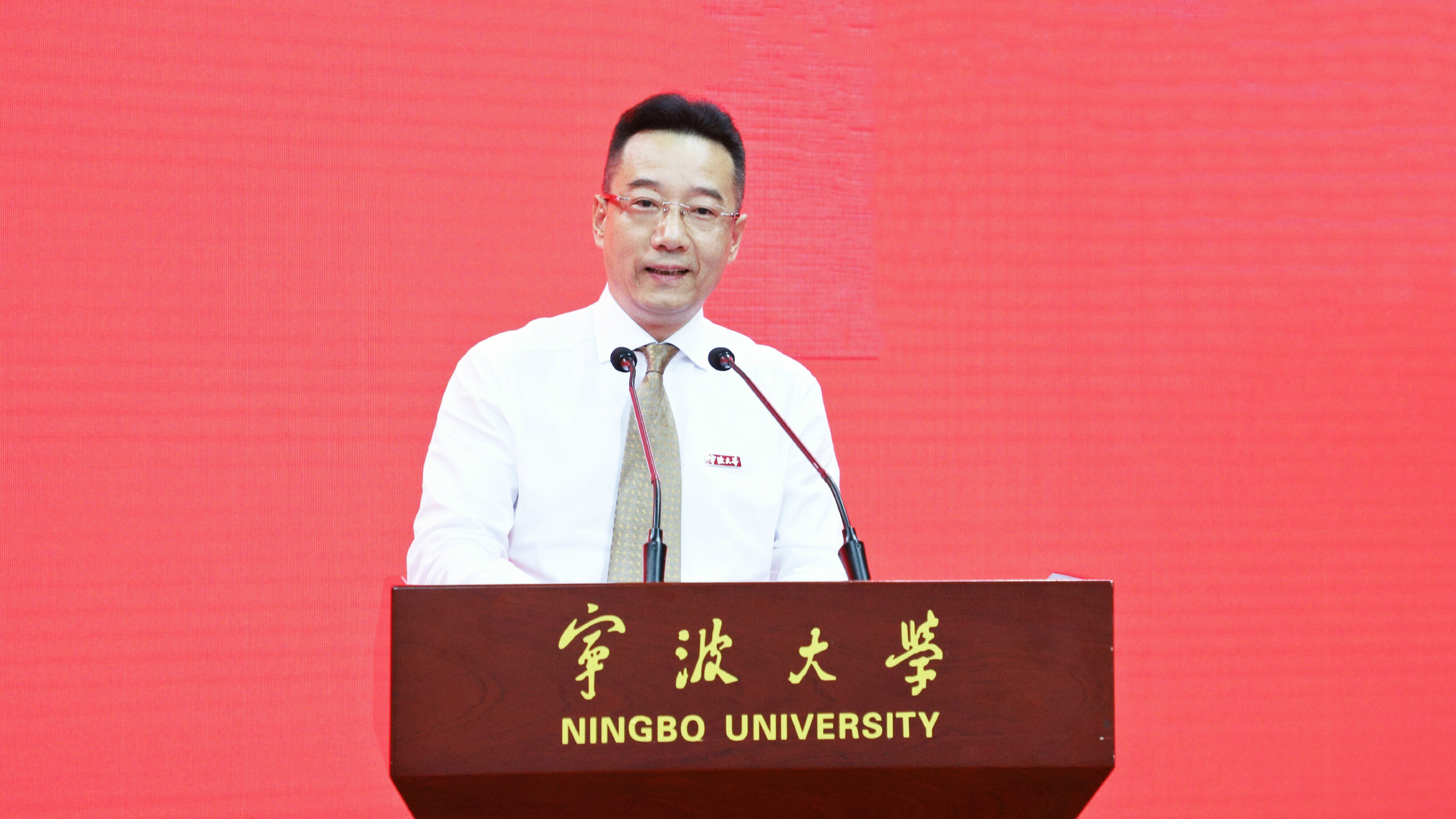 宁波大学党委书记的最新动态与温馨日常